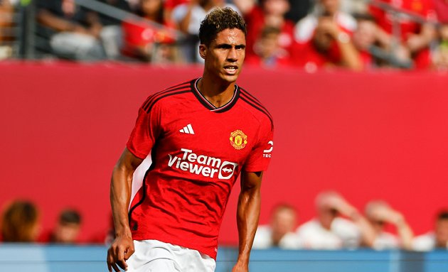 Atletico Madrid in talks with Man Utd defender Varane